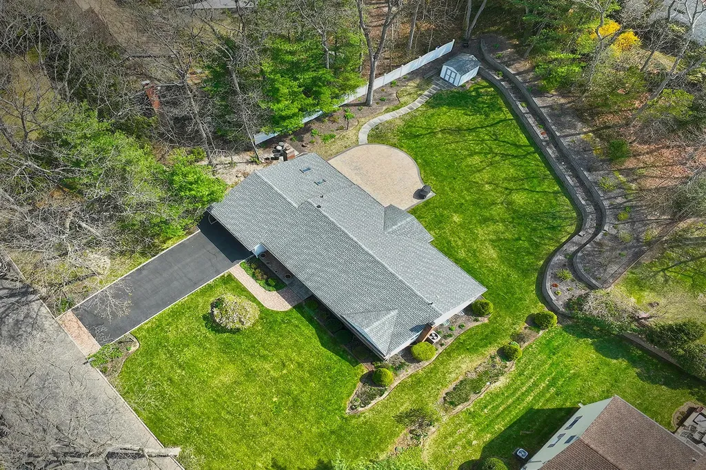 3 Duke Place Dix Hills NY 11746