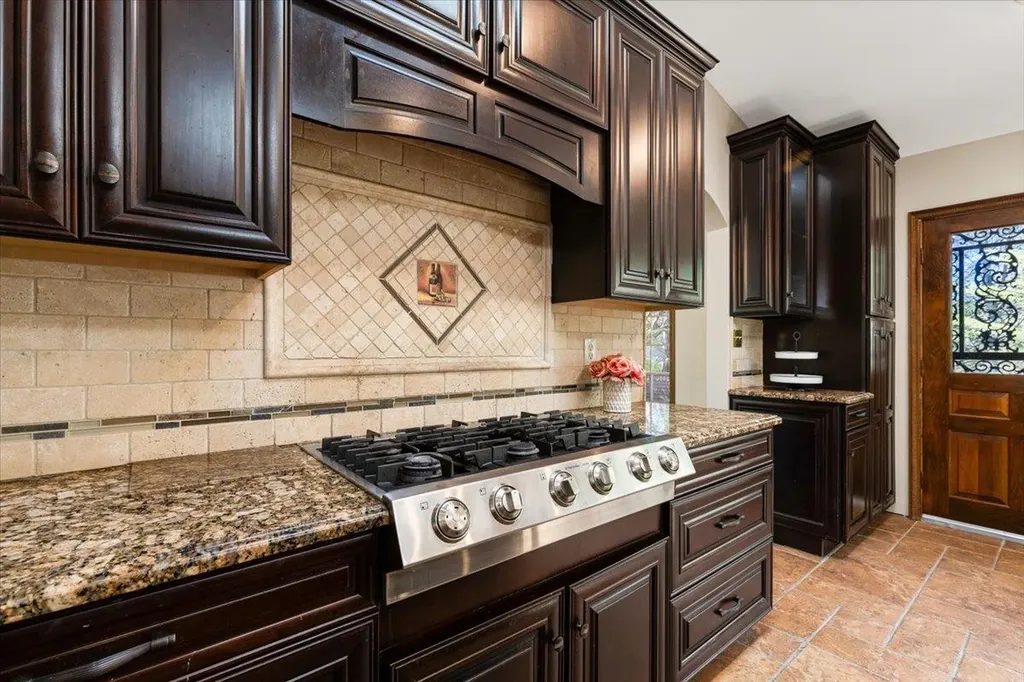 17 Lark Avenue White Plains NY 10607
