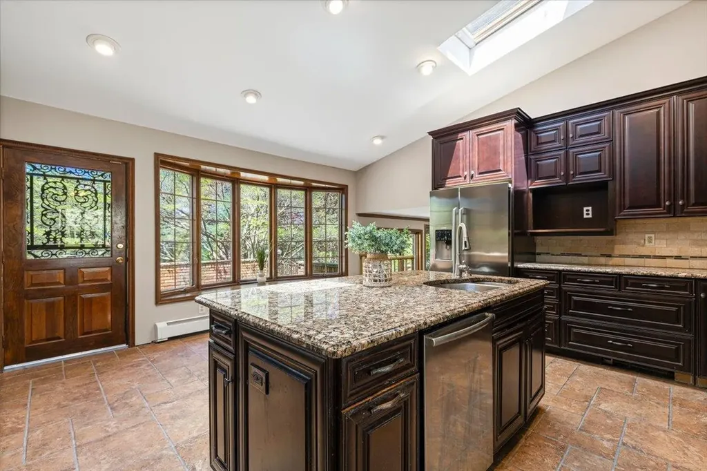 17 Lark Avenue White Plains NY 10607