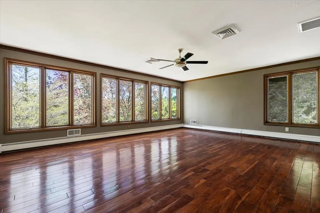 17 Lark Avenue White Plains NY 10607