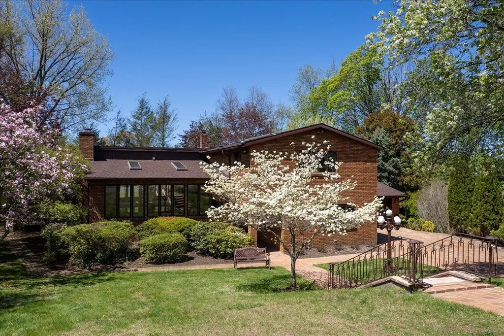 17 Lark Avenue White Plains NY 10607