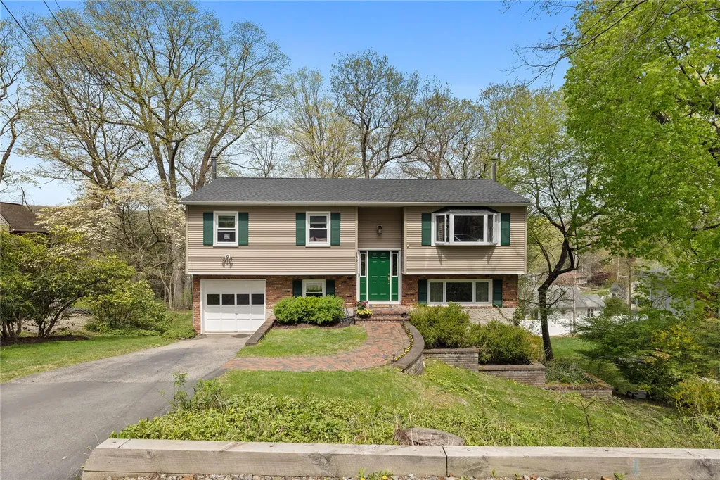135 Stanwood Road Bedford NY 10549