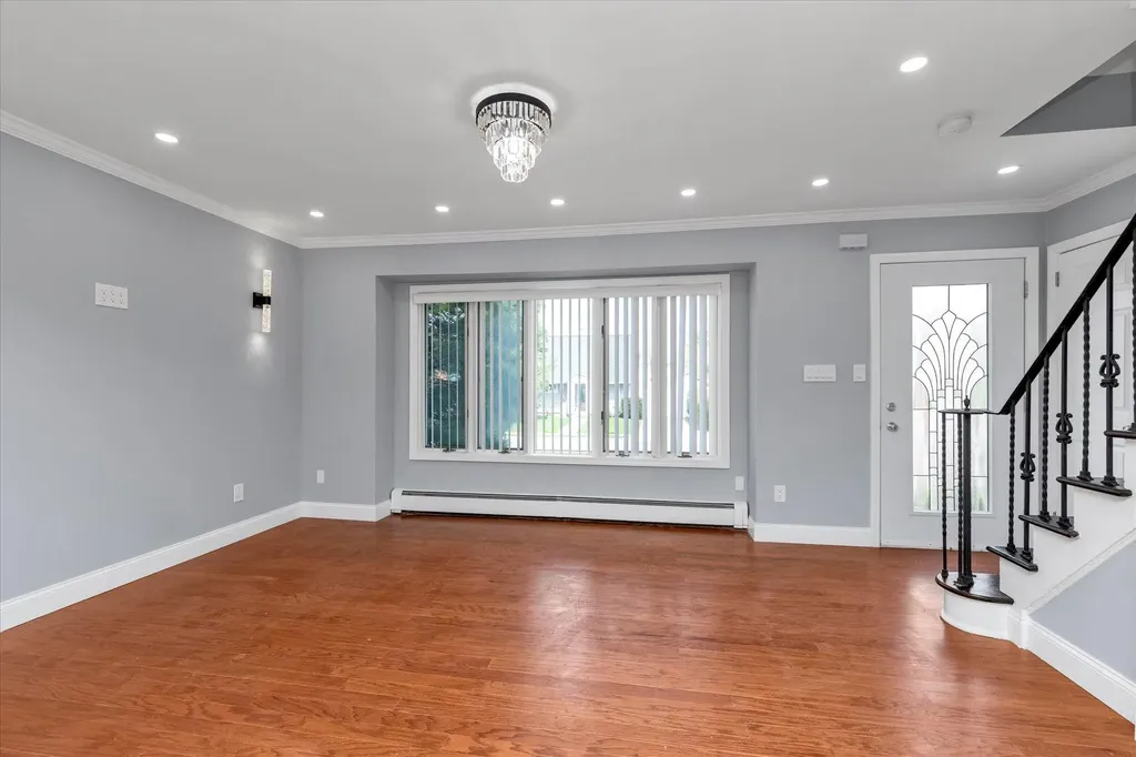 801 Mirabelle Avenue Westbury NY 11590