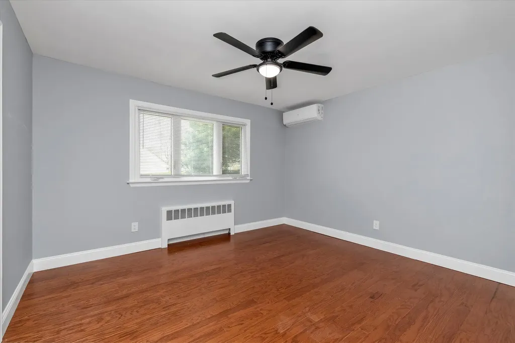 801 Mirabelle Avenue Westbury NY 11590