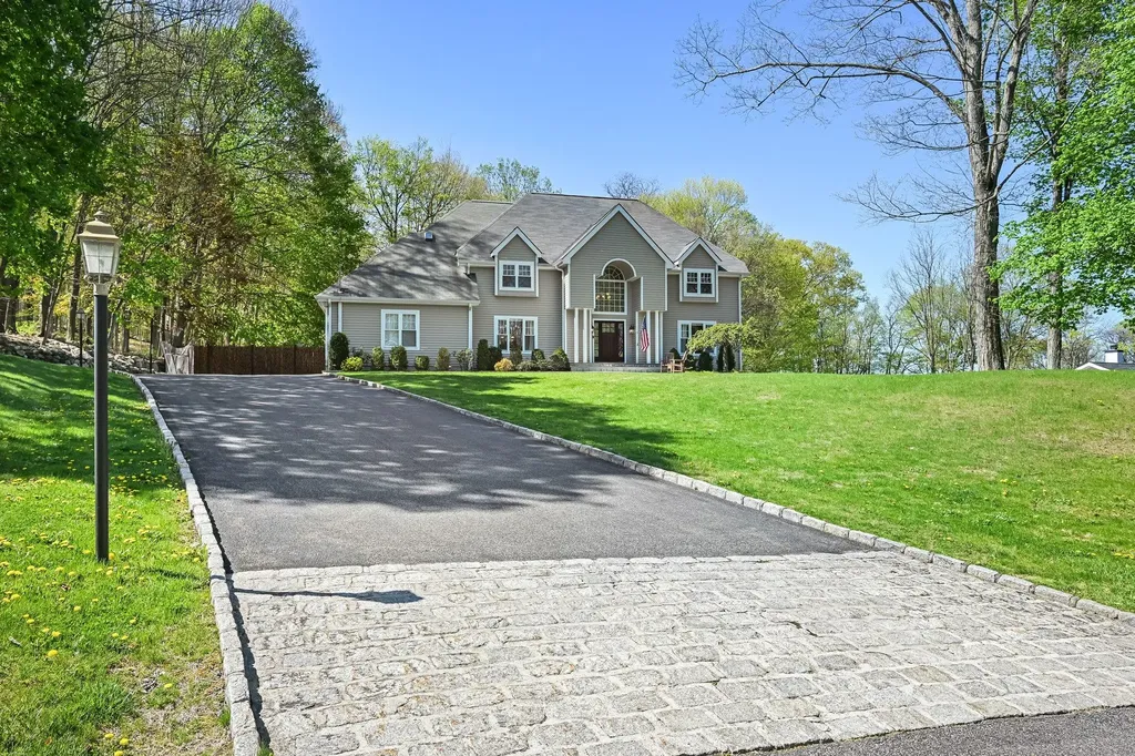 3 Pinegrove Drive North Salem NY 10560