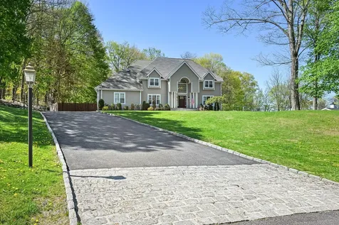 3 Pinegrove Drive North Salem NY 10560