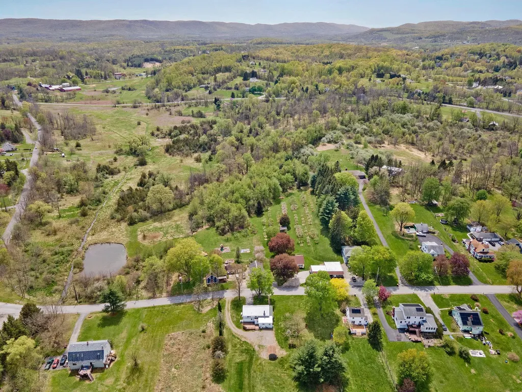33 Little Brooklyn Road Warwick NY 10990