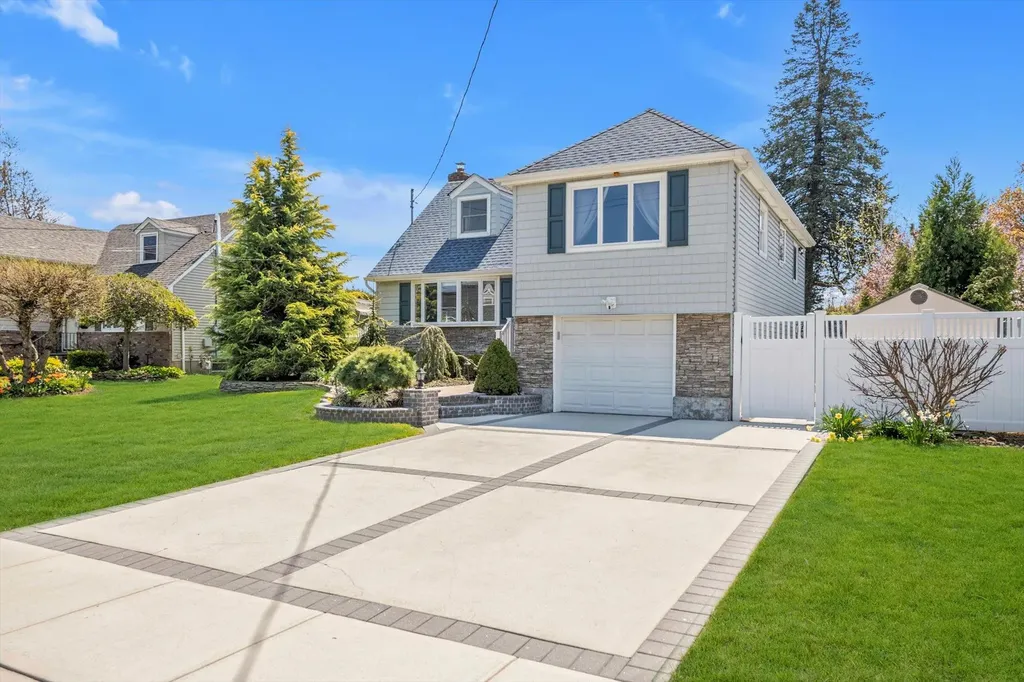 47 Parkview Circle Bethpage NY 11714