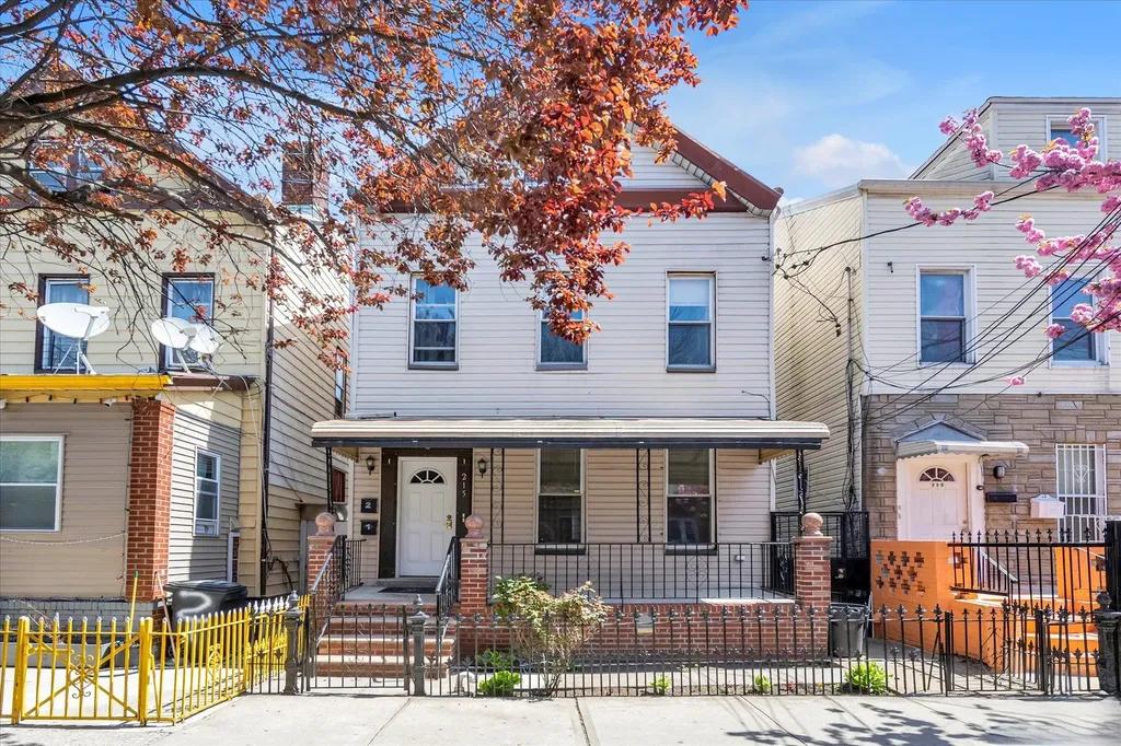 215 Warwick Street Brooklyn NY 11207