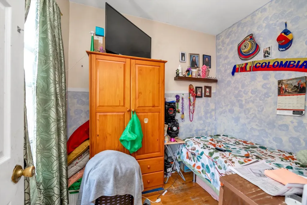 215 Warwick Street Brooklyn NY 11207