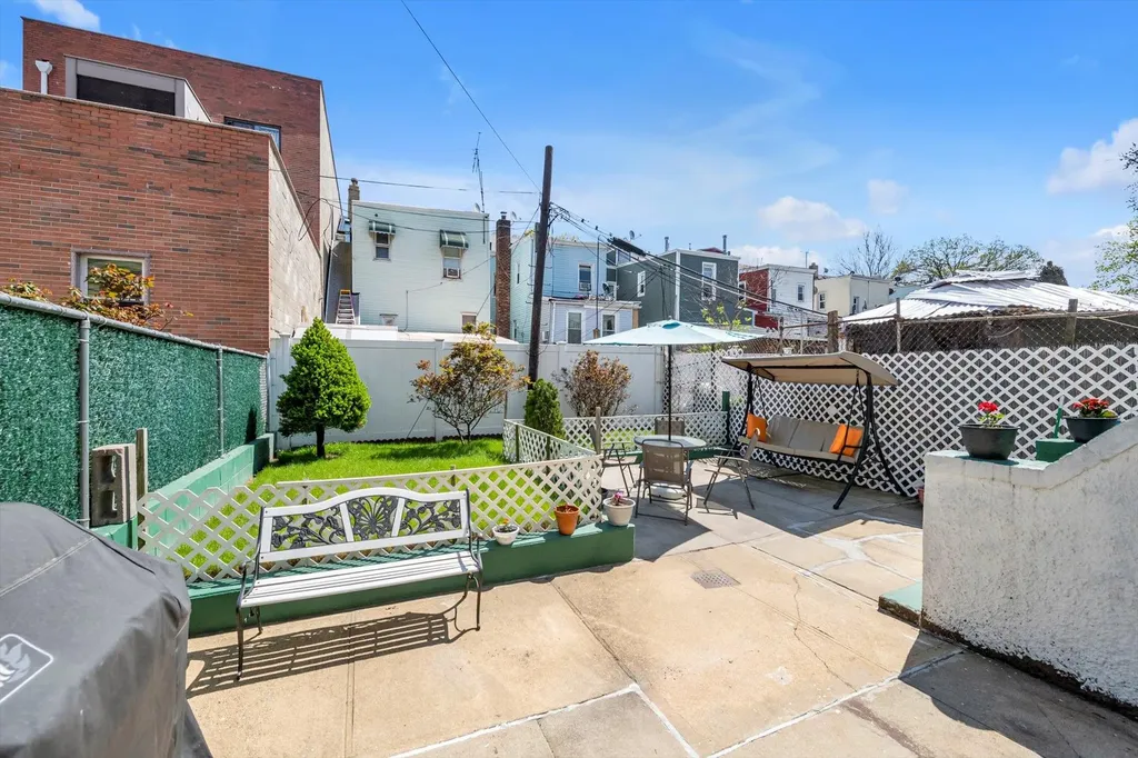215 Warwick Street Brooklyn NY 11207