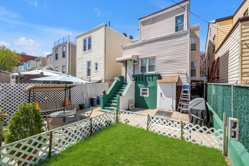 215 Warwick Street Brooklyn NY 11207