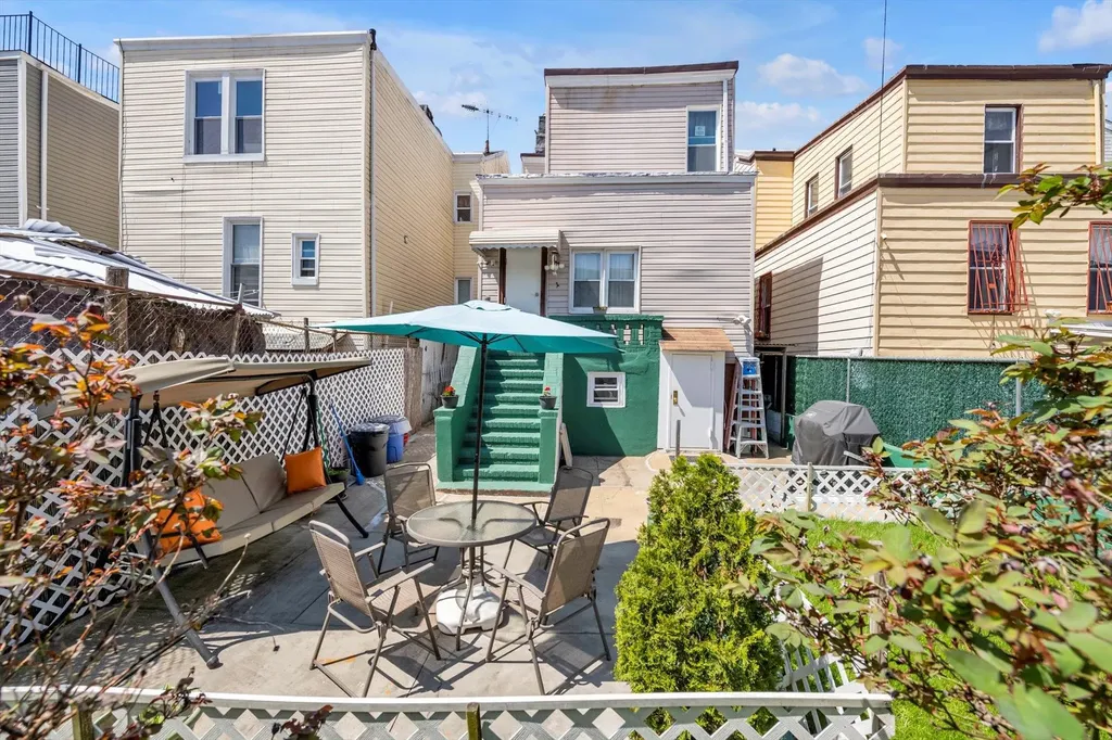 215 Warwick Street Brooklyn NY 11207