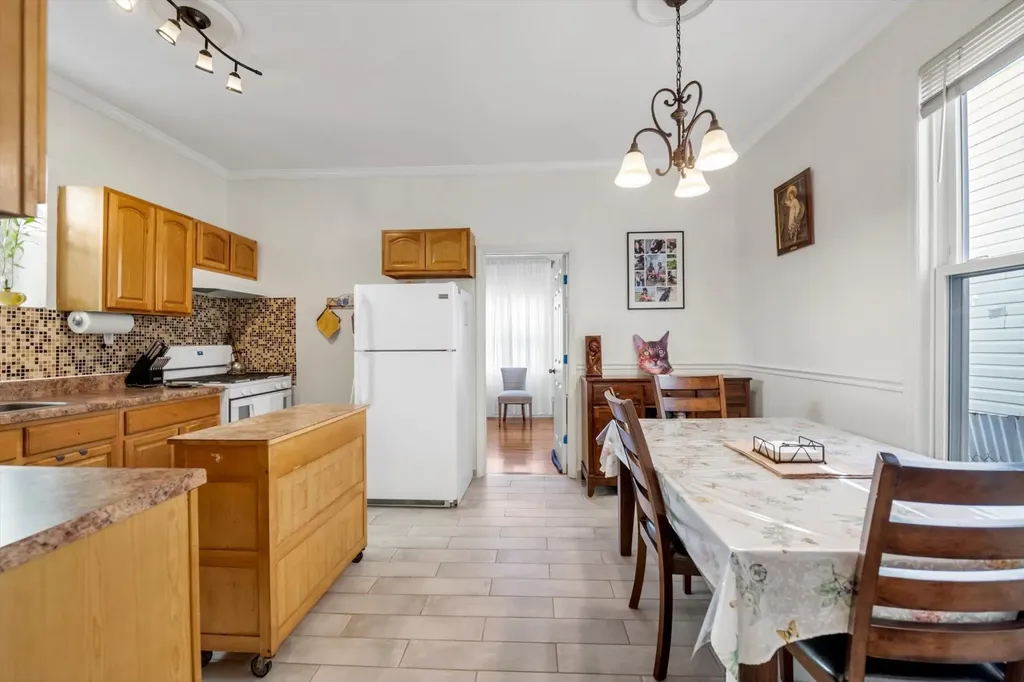 215 Warwick Street Brooklyn NY 11207