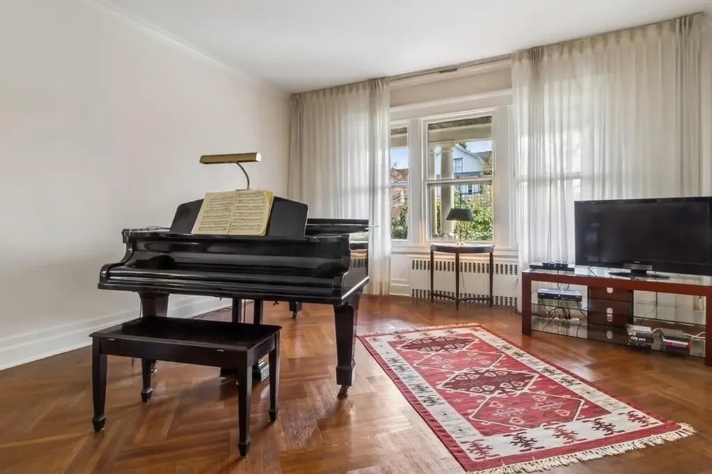 19 Morris Crescent Yonkers NY 10705