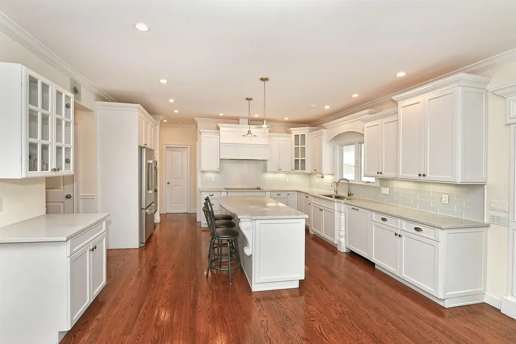 981 Baldwin Path Dix Hills NY 11746