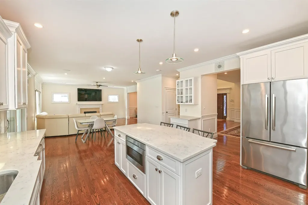 981 Baldwin Path Dix Hills NY 11746