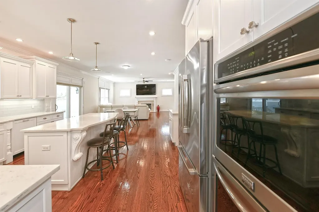 981 Baldwin Path Dix Hills NY 11746