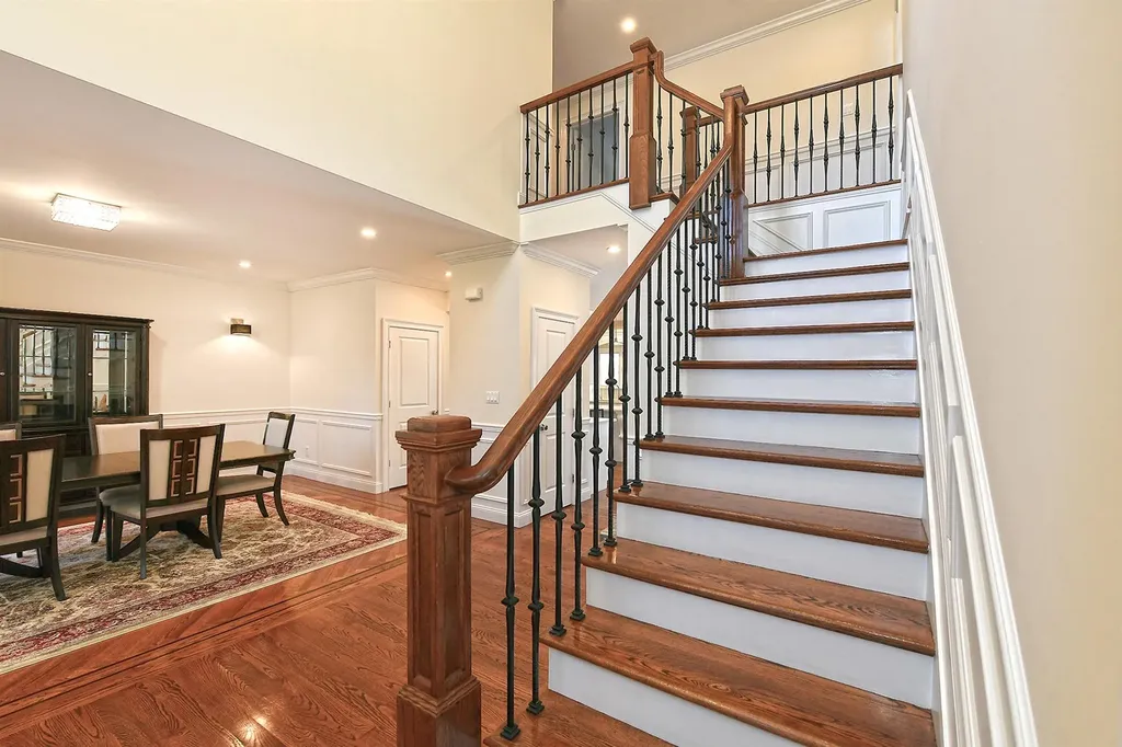 981 Baldwin Path Dix Hills NY 11746