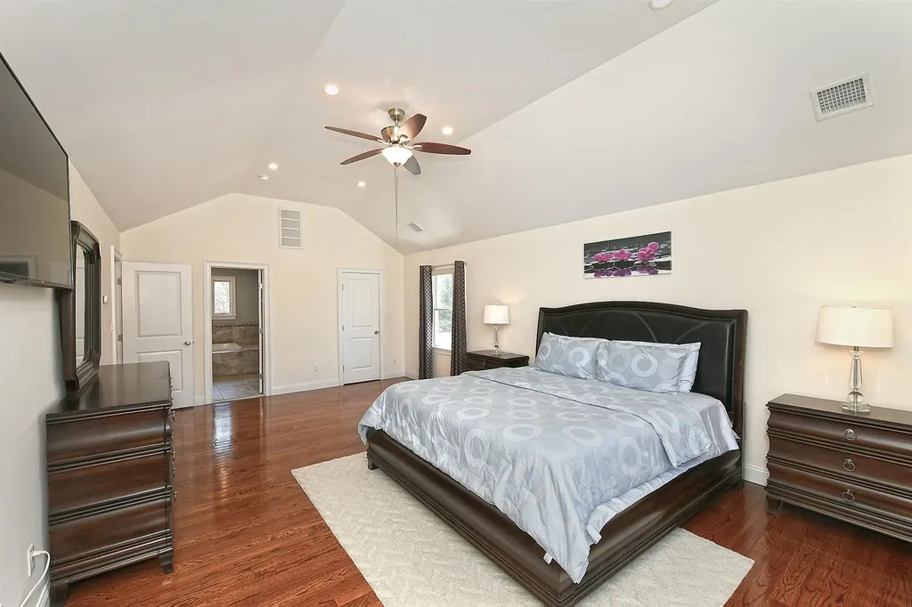 981 Baldwin Path Dix Hills NY 11746