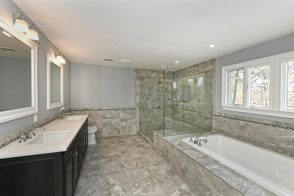 981 Baldwin Path Dix Hills NY 11746