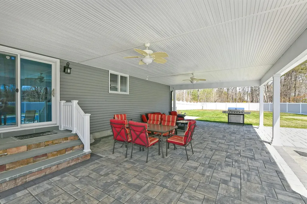 981 Baldwin Path Dix Hills NY 11746