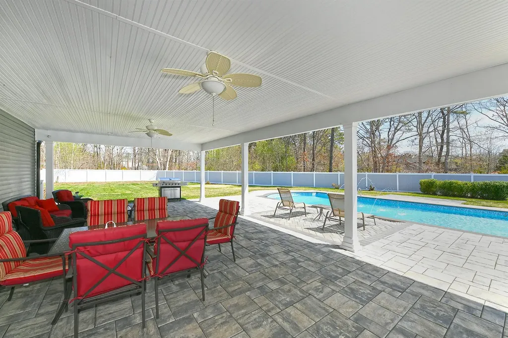 981 Baldwin Path Dix Hills NY 11746