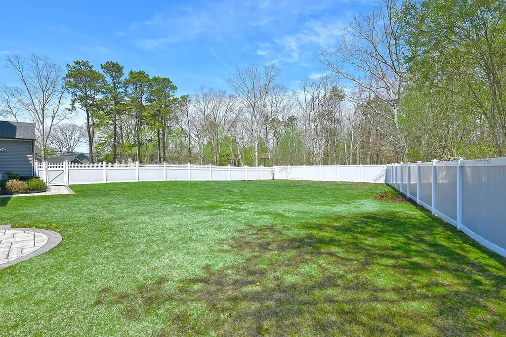 981 Baldwin Path Dix Hills NY 11746