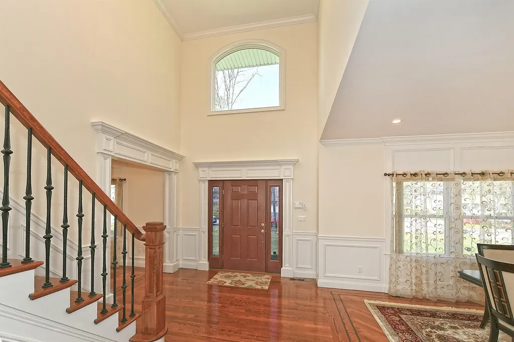 981 Baldwin Path Dix Hills NY 11746