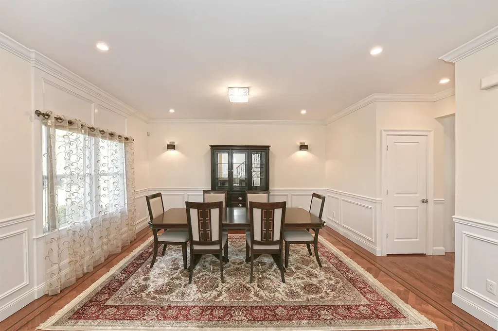 981 Baldwin Path Dix Hills NY 11746