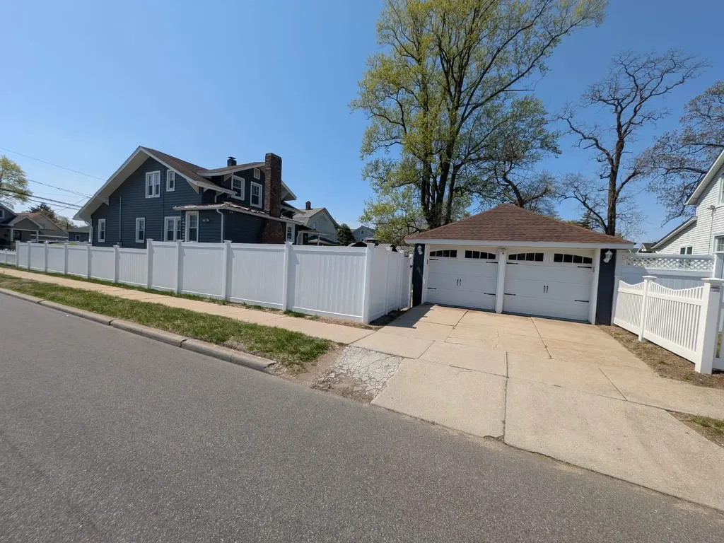 87 Hillside Avenue Freeport NY 11520