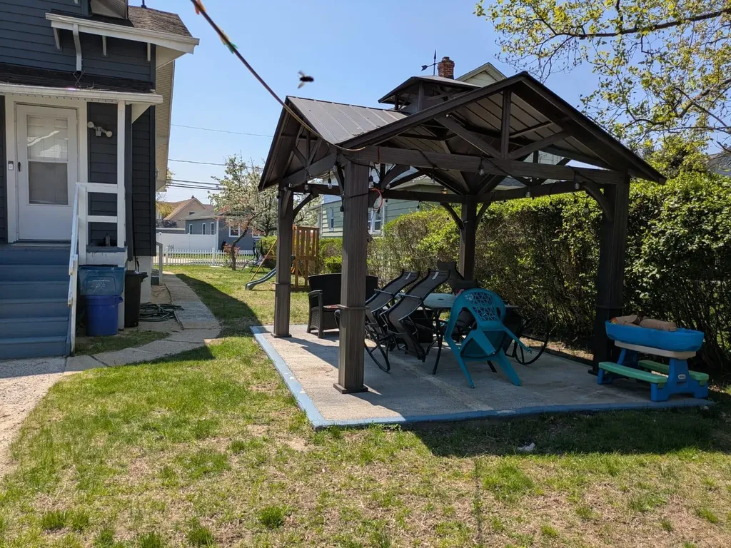 87 Hillside Avenue Freeport NY 11520