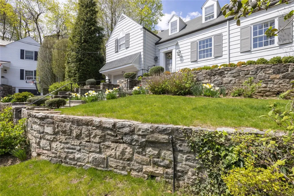 4 Morningside Circle Bronxville NY 10708