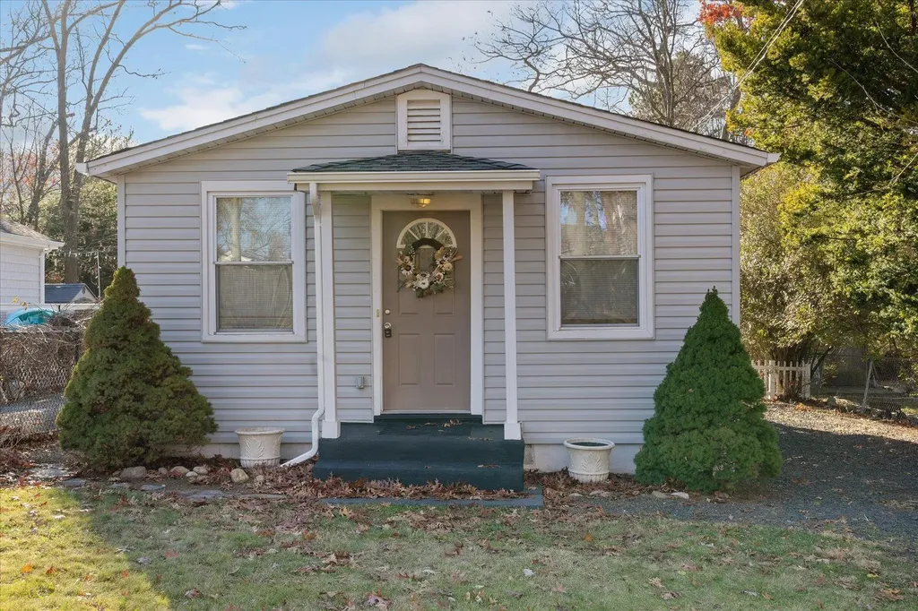 62 Shell Road Rocky Point NY 11778