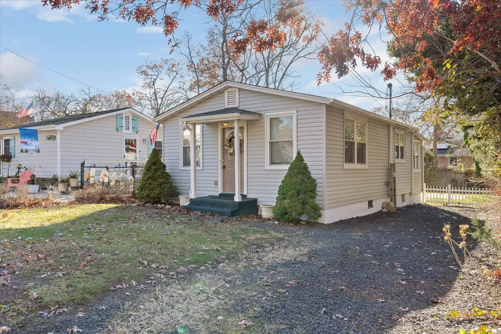62 Shell Road Rocky Point NY 11778