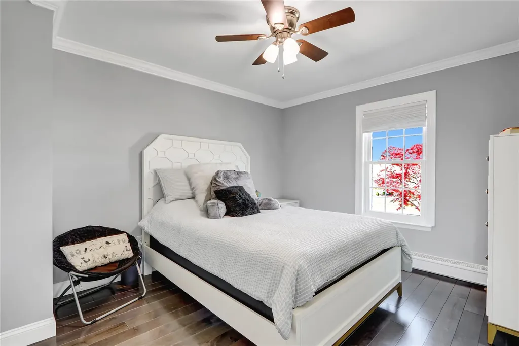 5 Bridle Path Roslyn NY 11576