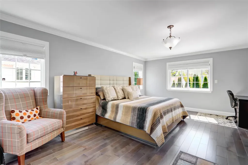 5 Bridle Path Roslyn NY 11576