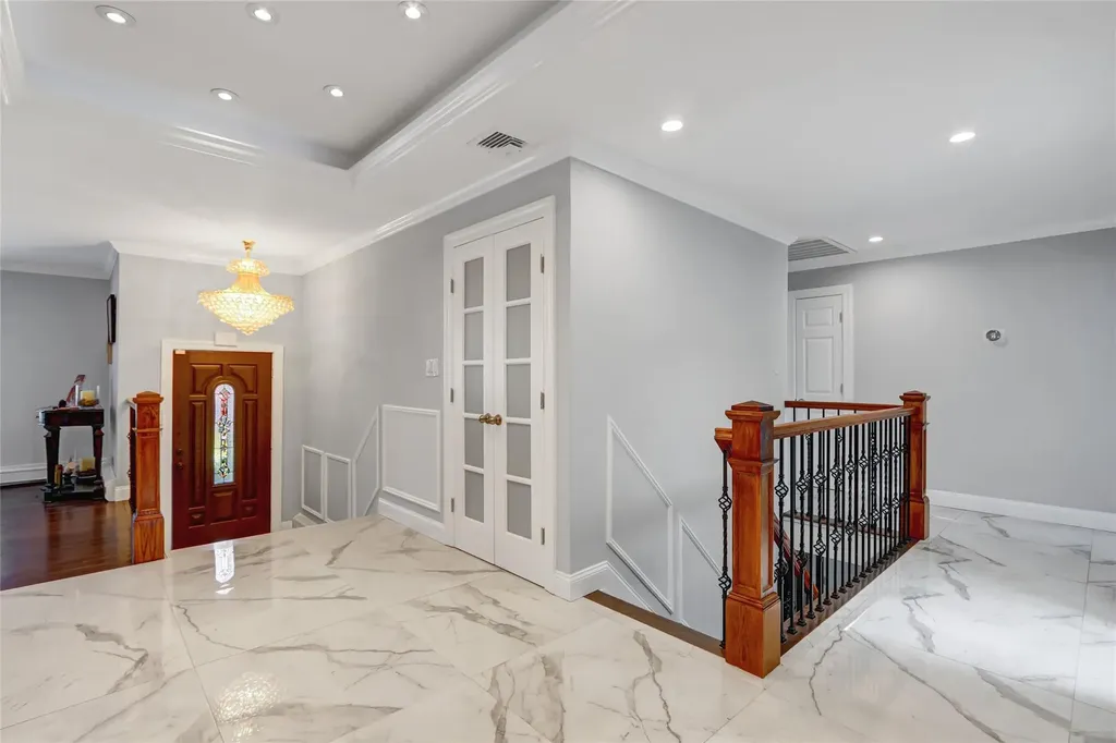5 Bridle Path Roslyn NY 11576