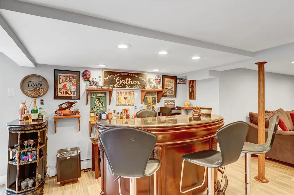 5 Bridle Path Roslyn NY 11576
