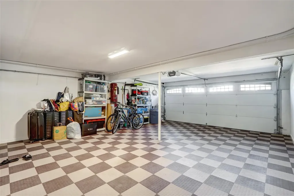 5 Bridle Path Roslyn NY 11576