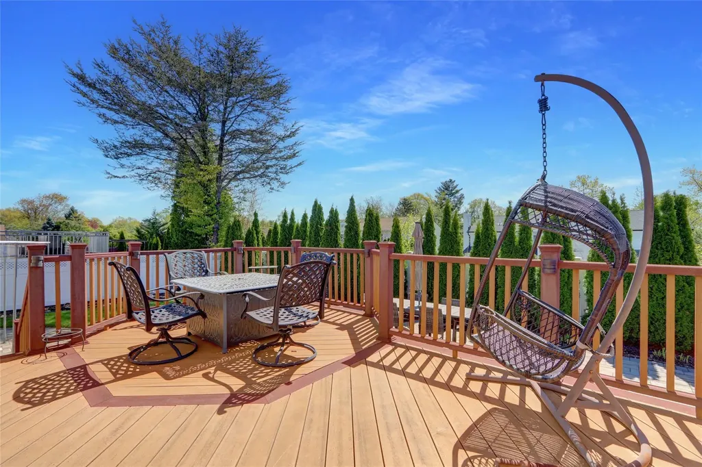 5 Bridle Path Roslyn NY 11576