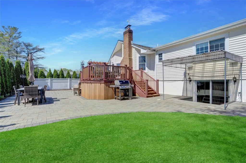 5 Bridle Path Roslyn NY 11576