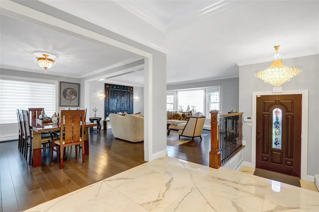 5 Bridle Path Roslyn NY 11576