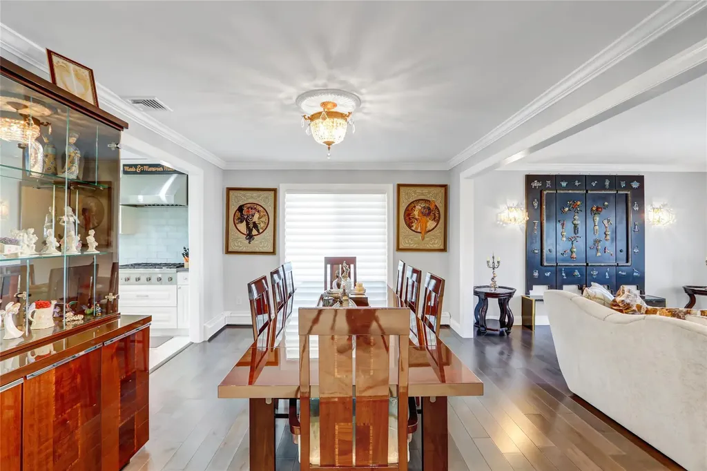 5 Bridle Path Roslyn NY 11576