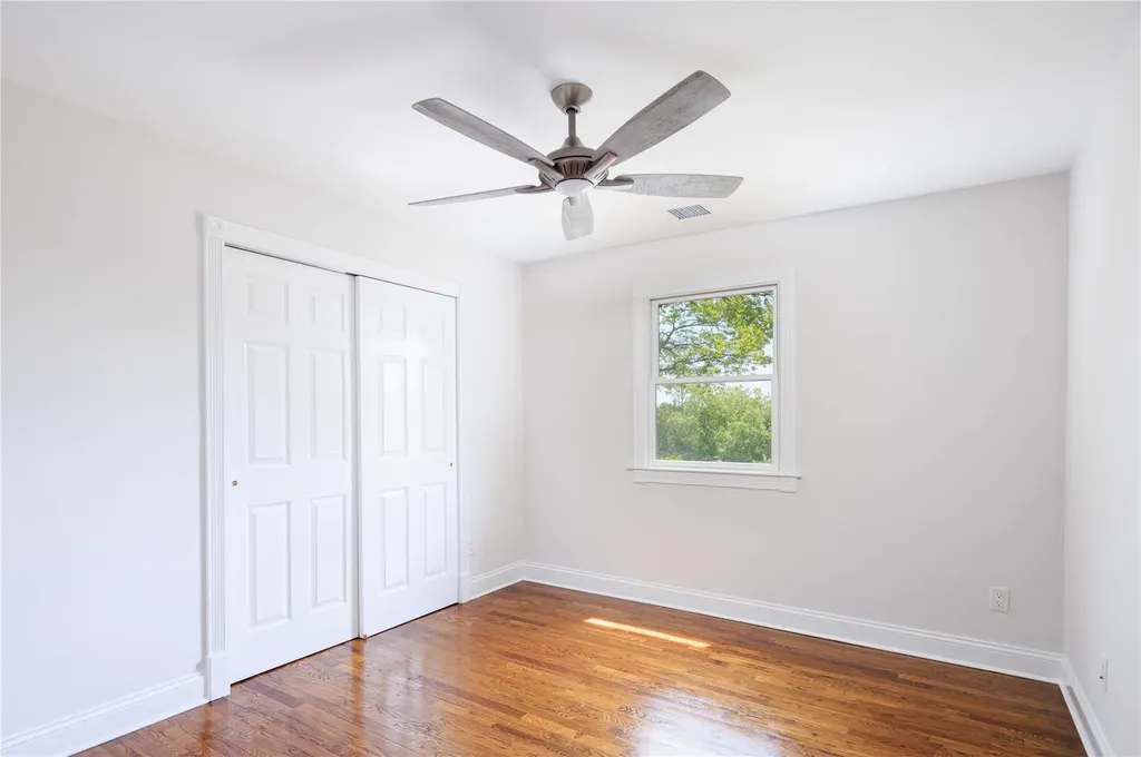 34 E Slope Road Bayville NY 11709