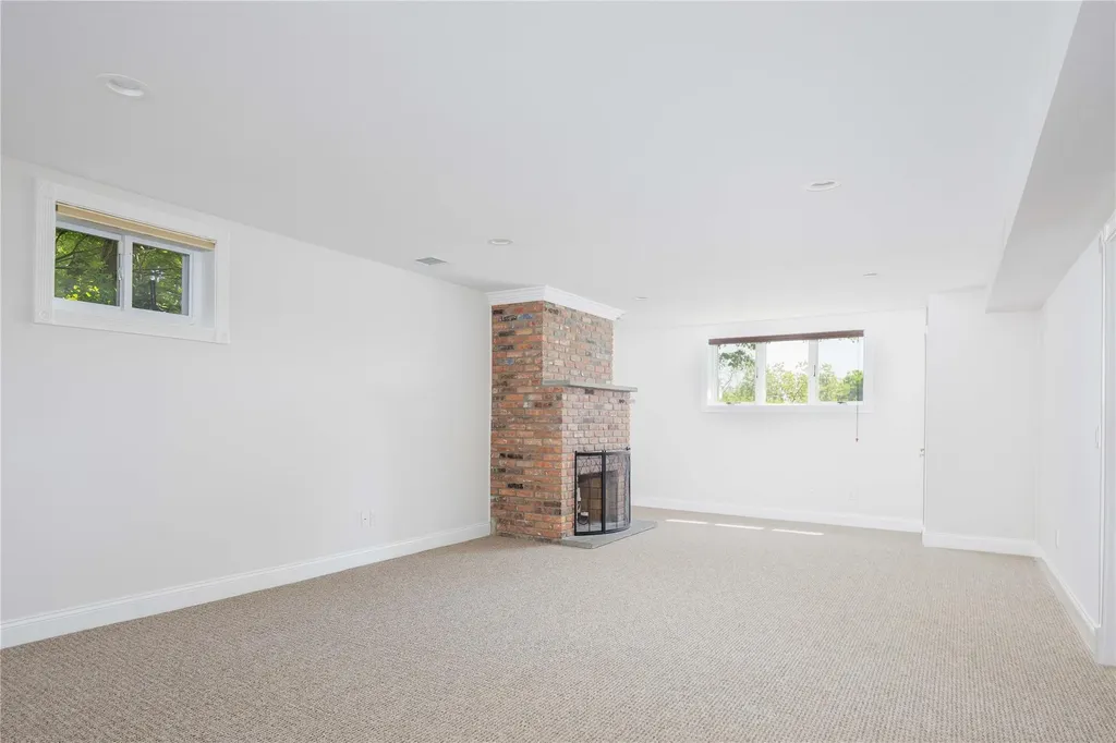 34 E Slope Road Bayville NY 11709