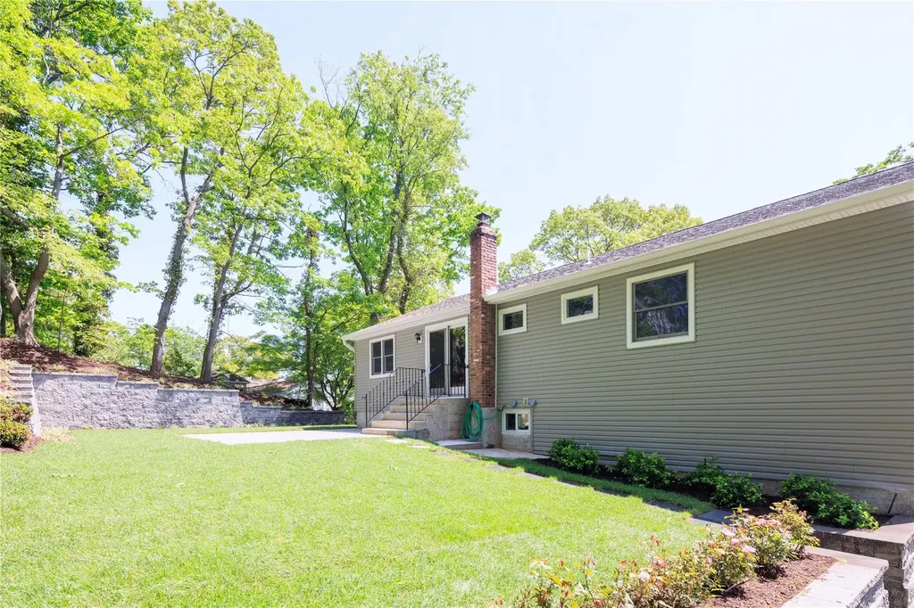 34 E Slope Road Bayville NY 11709