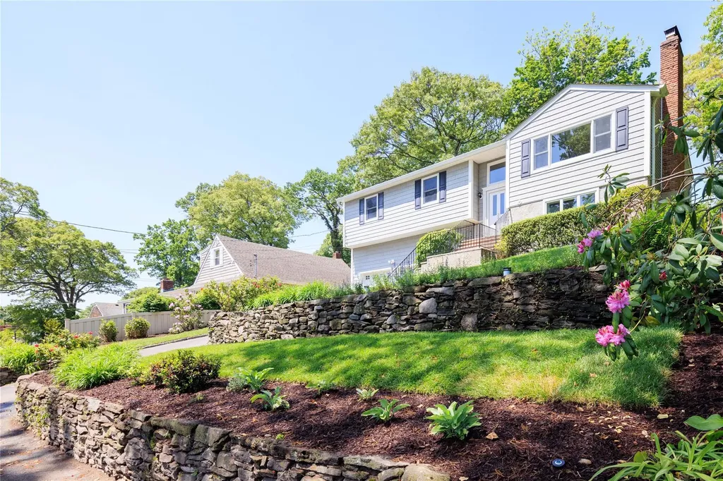 34 E Slope Road Bayville NY 11709