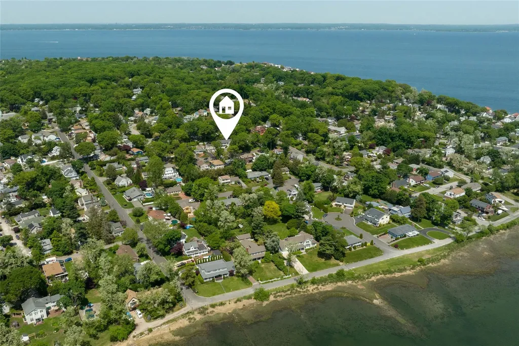 34 E Slope Road Bayville NY 11709