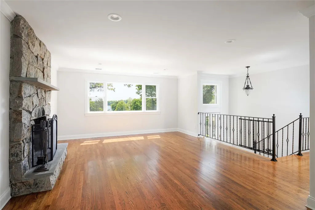 34 E Slope Road Bayville NY 11709